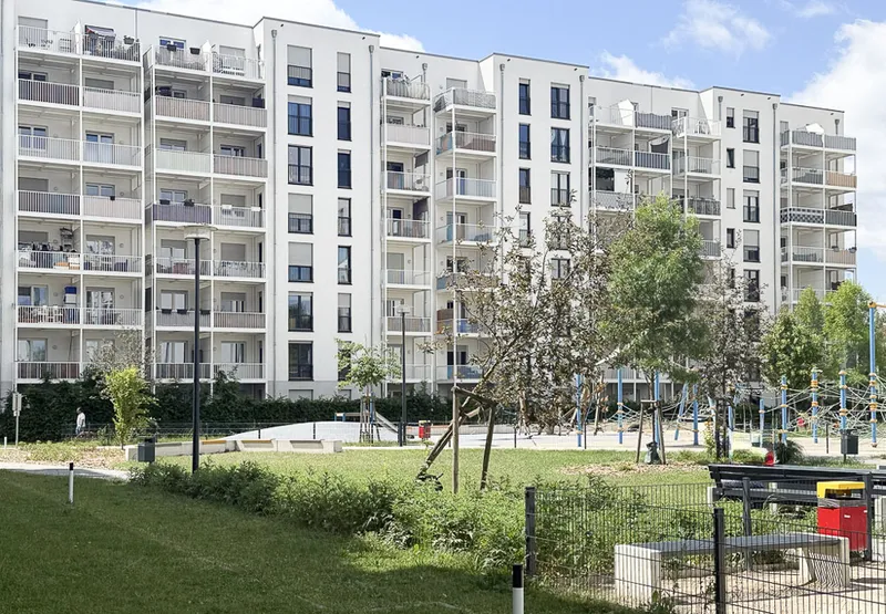 Urbaner Neubaukomfort mit grünem Innenhof - Perfekt für junge Familien — photo 1